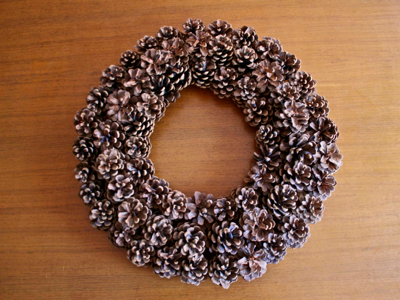 Pine cone wreath-www.PollyCastor.com