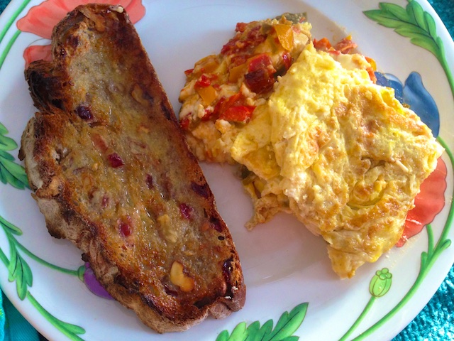 recipe: Hot Pepper and feta omelette